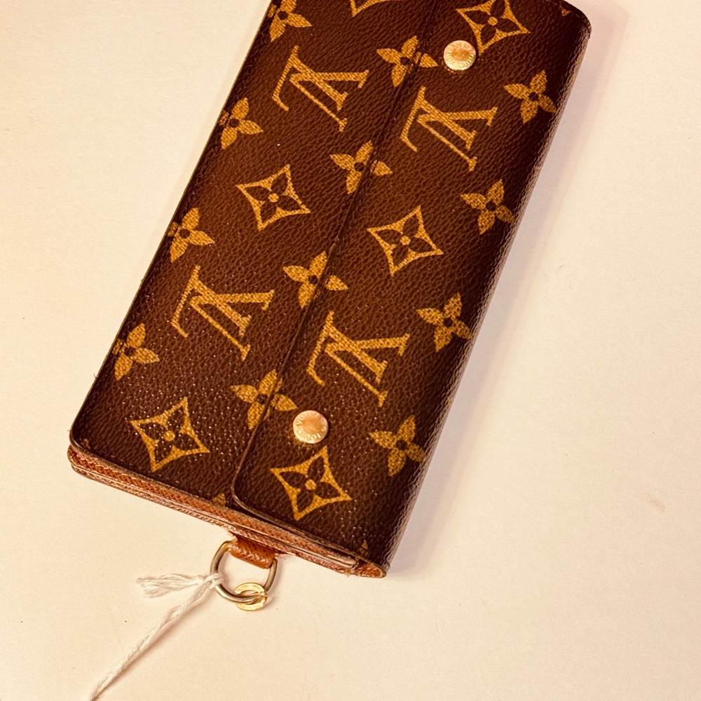 Louis Vuitton Brown and Gold Monogram Clutch - Picture 8 of 16